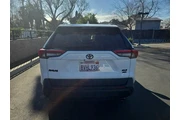 $29995 : Toyota RAV4 2021 AWD XLE 4dr thumbnail