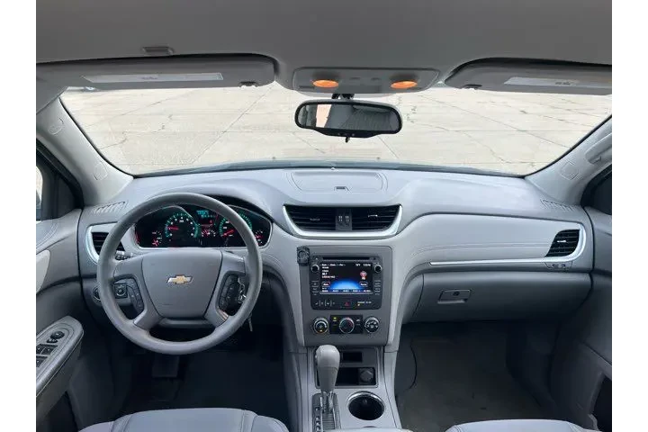 $10995 : 2014 Traverse LS | Dickinson image 10