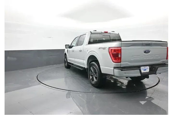$38938 : Ford F-150 2023 4x4 XLT 4dr image 5