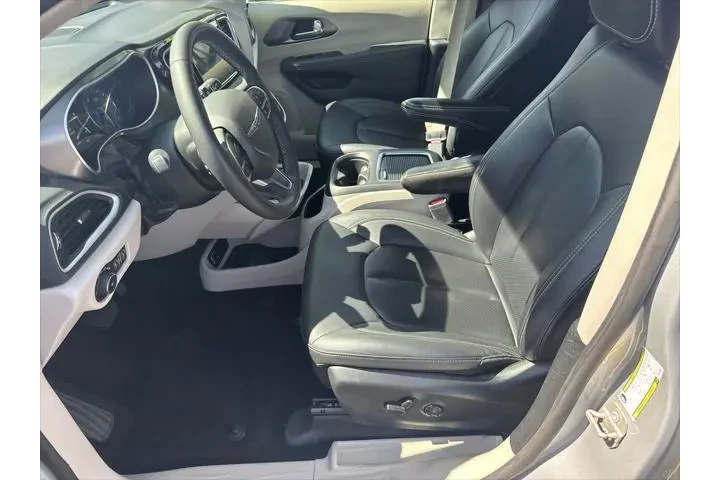 $24892 : Chrysler Pacifica 2024 Touri image 9