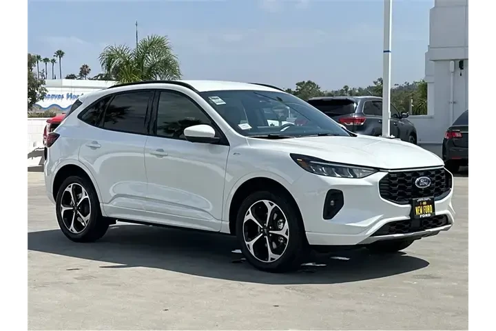 $30000 : Ford Escape 2024 AWD ST-Line image 3