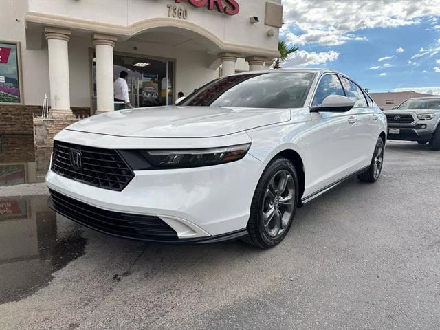 $29995 : Pre-Owned 2023 Accord EX Seda image 1