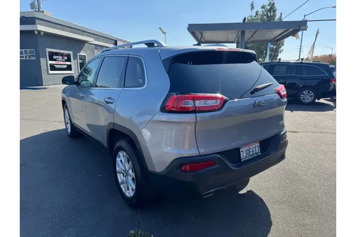 $7998 : 2015 Cherokee Latitude image 8