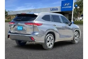 $28999 : Toyota Highlander 2022 XLE 4 thumbnail