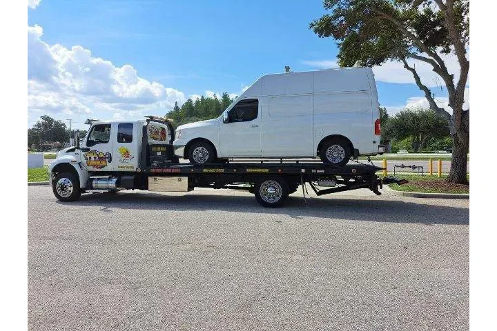 REMOLQUE DE MAQUINARIA PESADA. image 8