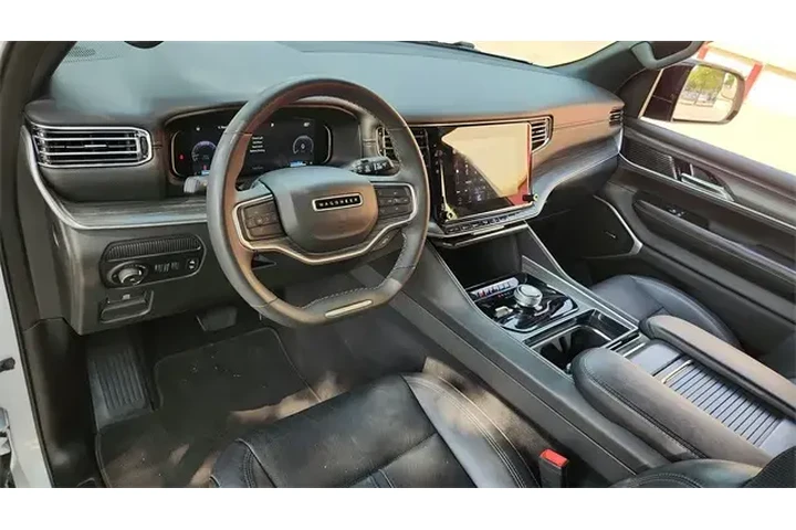 $38467 : Jeep Wagoneer 2023 4x4 Carbi image 9