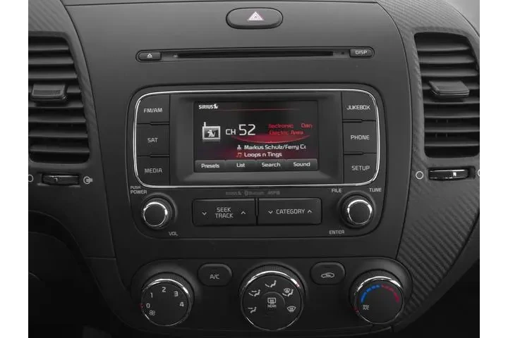 $4977 : Kia Forte 2016 LX 4dr Sedan image 9