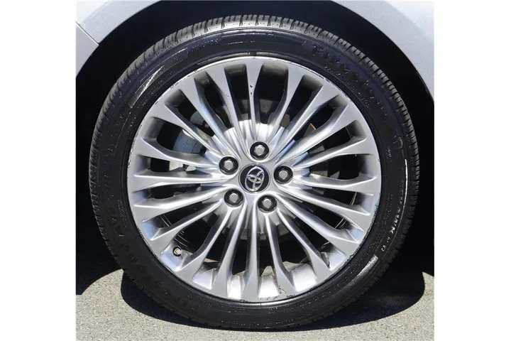 $17984 : 2017 Avalon Limited Sedan 4D image 10