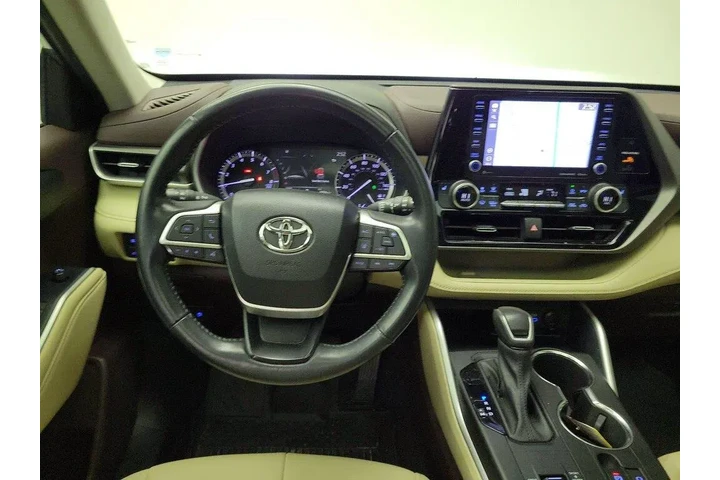 $30998 : Toyota Highlander 2022 XLE 4 image 10
