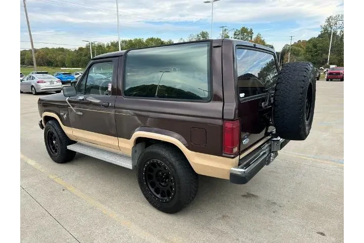 $11000 : Ford Bronco II 1986 2dr 4WD image 5