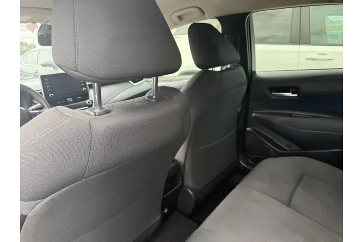 $9850 : 2020 Corolla LE image 10