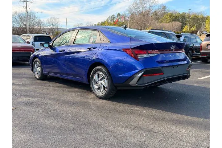 $22040 : Hyundai ELANTRA 2026 SE 4dr image 5