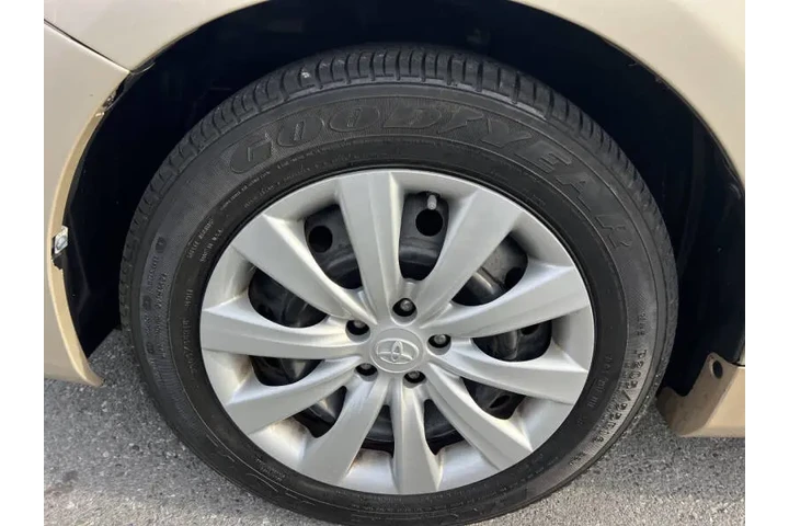 $8500 : 2012 Corolla LE image 10