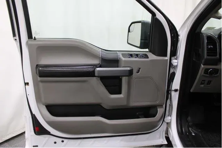 $17982 : Ford F-150 2018 4x4 XLT 4dr image 6