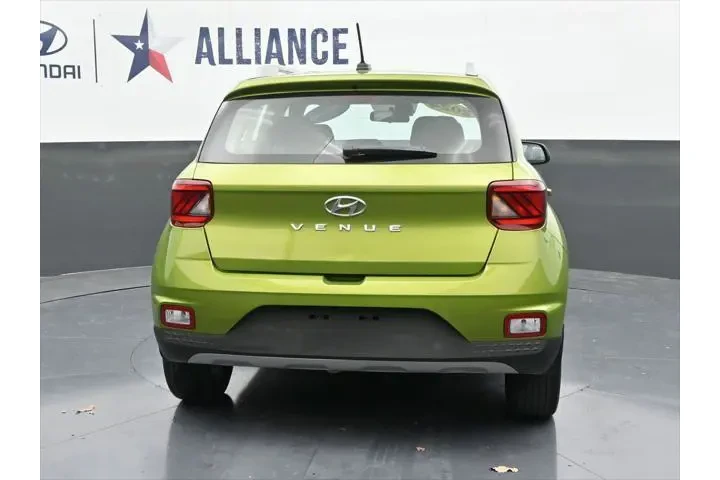 $19998 : Hyundai VENUE 2024 SEL 4dr C image 6