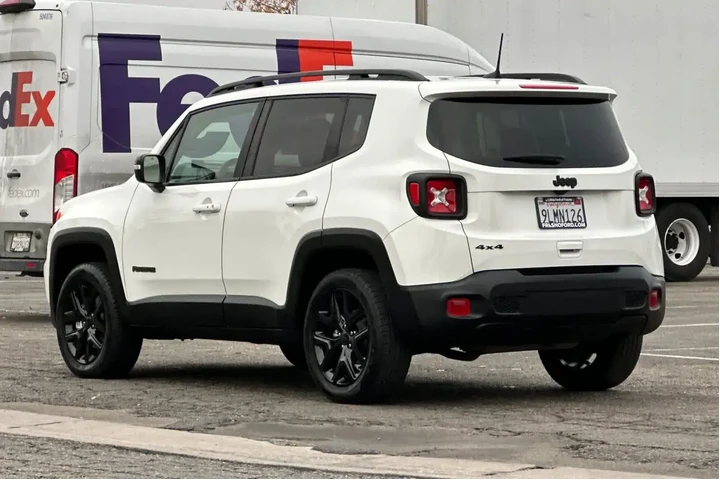 $22756 : Jeep Renegade 2023 4x4 Altit image 6