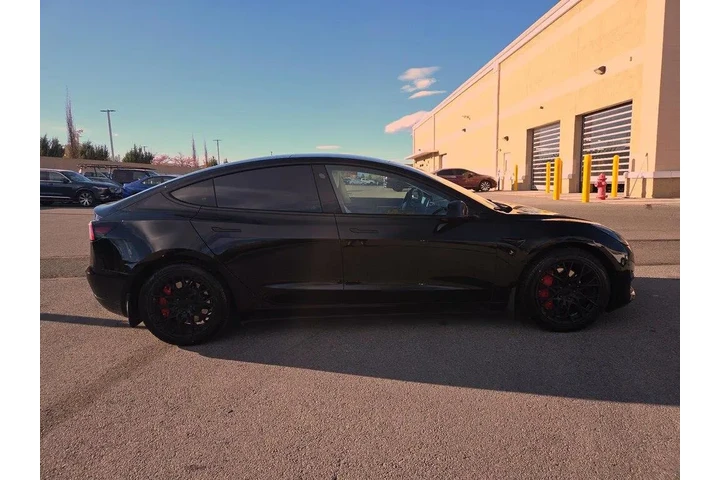 $27998 : Tesla Model 3 2022 AWD Long image 4