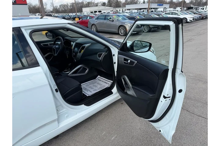 $6980 : 2016 Veloster 3dr Cpe Auto image 8