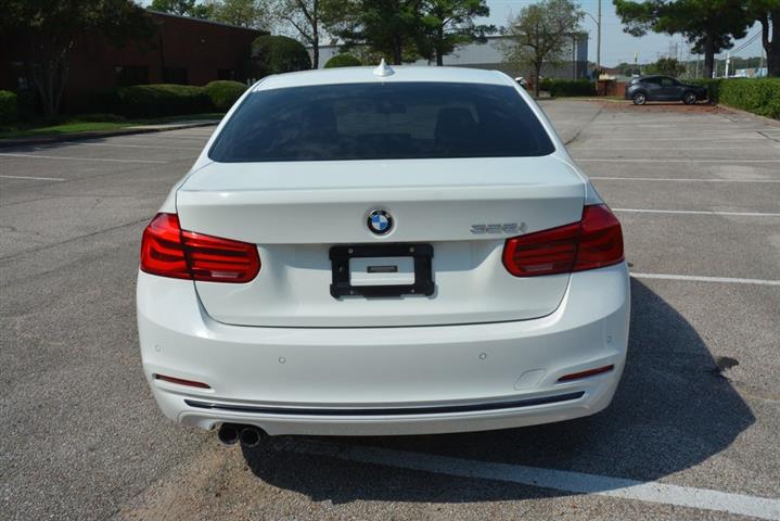 2016 BMW 3 Series 328i image 8