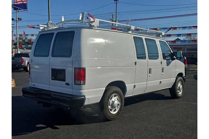 2014 Econoline E-150 image 6