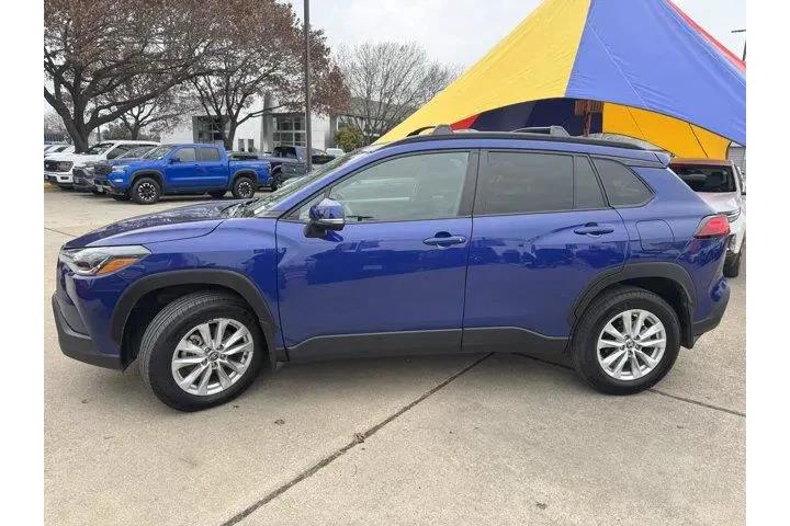 $24884 : Toyota Corolla Cross 2024 LE image 8