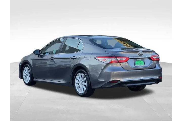 $18990 : 2018 Camry LE image 3
