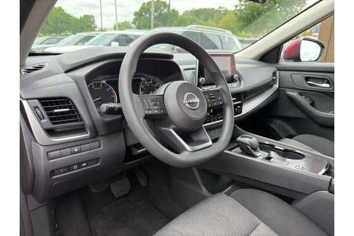 $21797 : Nissan Rogue 2024 SV 4dr Cro image 10