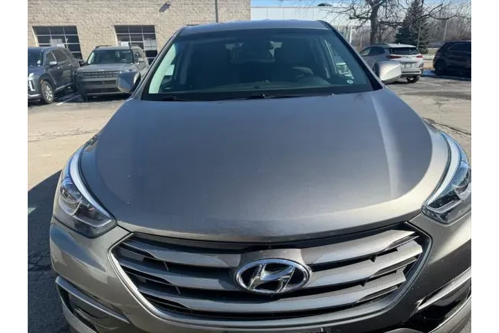 $13566 : Hyundai SANTA FE Sport 2017 image 2