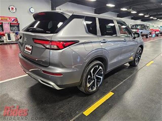 $28900 : 2023 Outlander SE SUV image 10