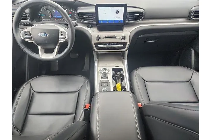$33990 : Ford Explorer 2023 AWD XLT 4 image 8
