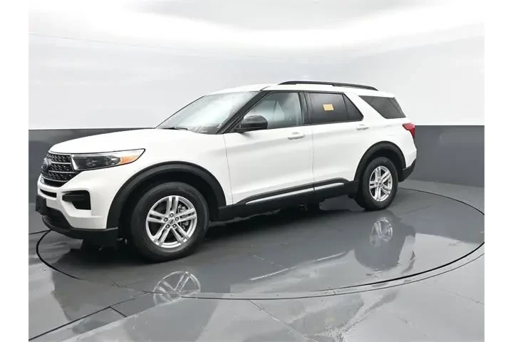 $27968 : Ford Explorer 2022 AWD XLT 4 image 2