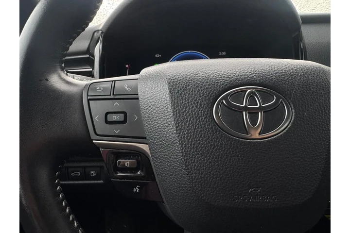 2025 Camry Hybrid XLE image 8