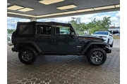$25321 : Jeep Wrangler Unlimited 2017 thumbnail