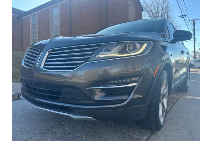 $10900 : 2017 MKC Reserve image 3