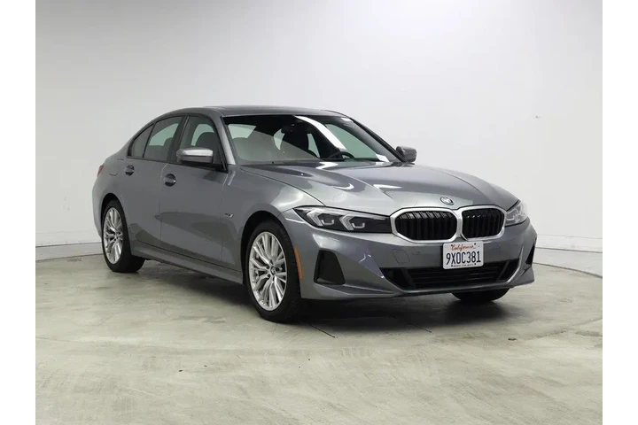 $28998 : BMW 3 Series 2023 330e 4dr S image 1