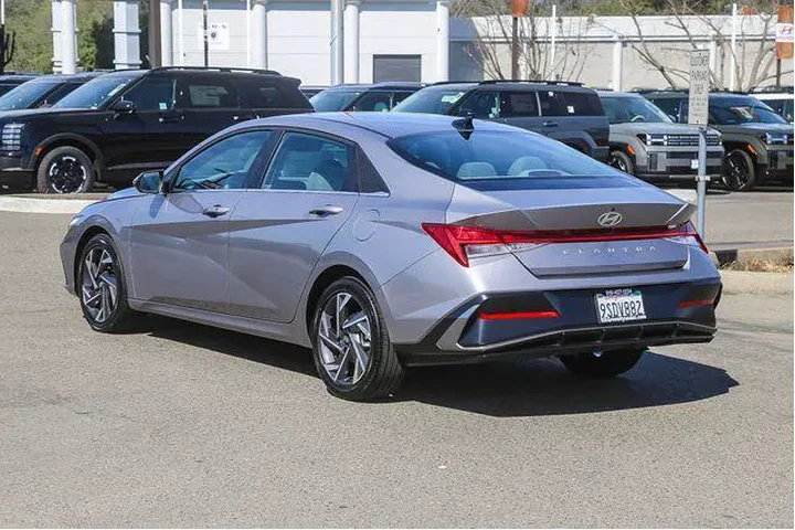 $21491 : Hyundai ELANTRA 2025 SEL Con image 2