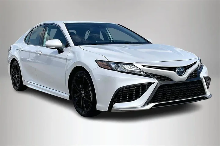 $27499 : Toyota Camry Hybrid 2024 XSE image 1