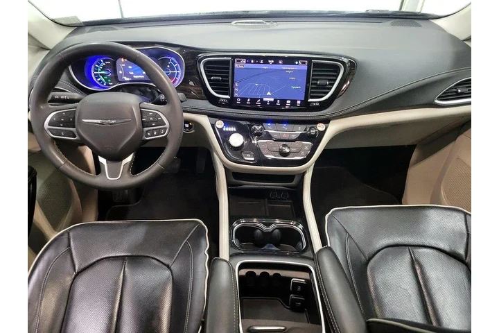 $26998 : Chrysler Pacifica Plug-In Hy image 9