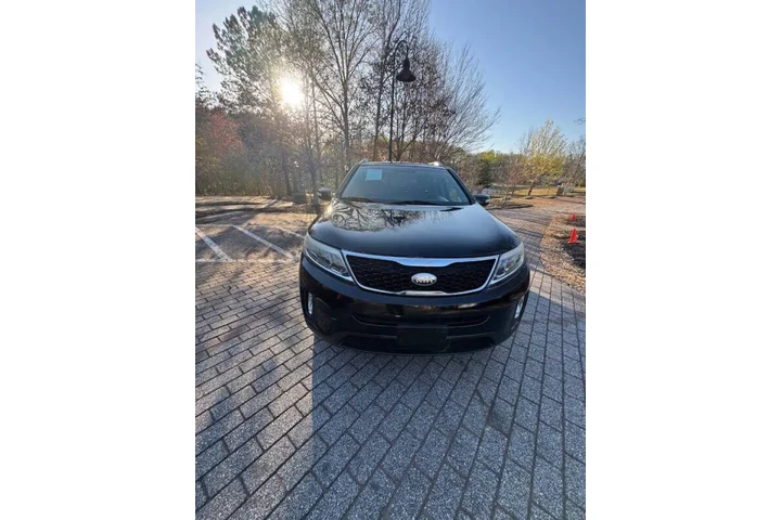 $5000 : 2014 Sorento LX image 2