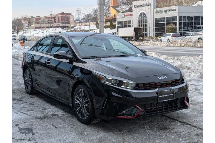 $17895 : Kia Forte 2023 GT-Line 4dr S image 4