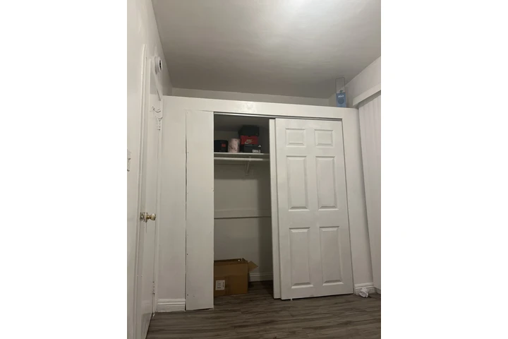 $1000 : Long Beach room for sale image 3