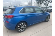 $13991 : Hyundai ELANTRA GT 2018 4dr thumbnail