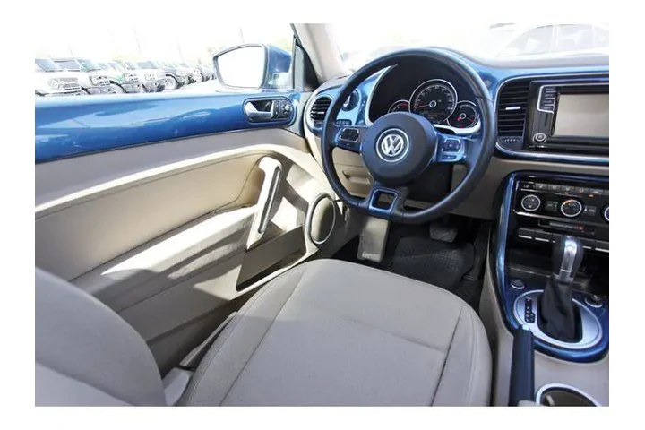 $26999 : Volkswagen Beetle 2019 2.0T image 7