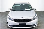 $9799 : PRE-OWNED 2017 KIA FORTE LX thumbnail