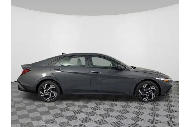 $24280 : Hyundai ELANTRA 2025 SEL Spo image 2