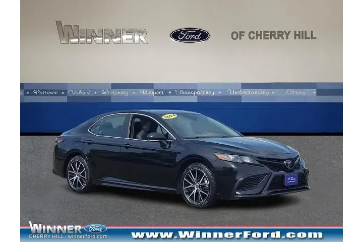 $24898 : Toyota Camry 2024 SE 4dr Sed image 1