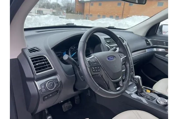 $15975 : Ford Explorer 2019 AWD Limit image 6