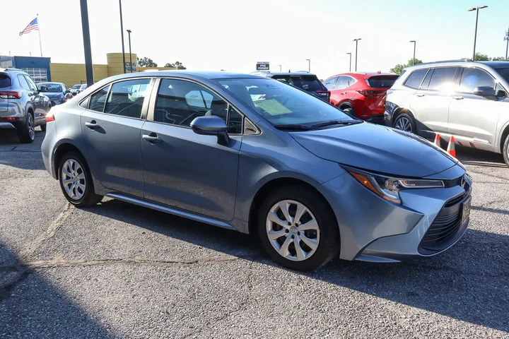 $21887 : 2024 Corolla LE CVT image 3