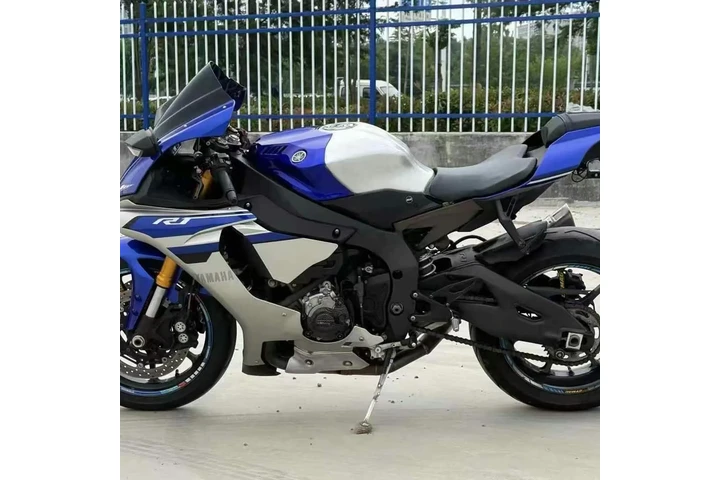 $1200 : Yamaha R1  1000cc  2016 model image 4