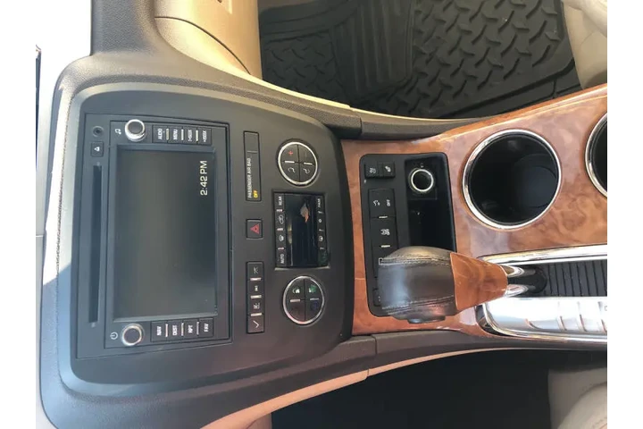 2012 Enclave Premium image 4